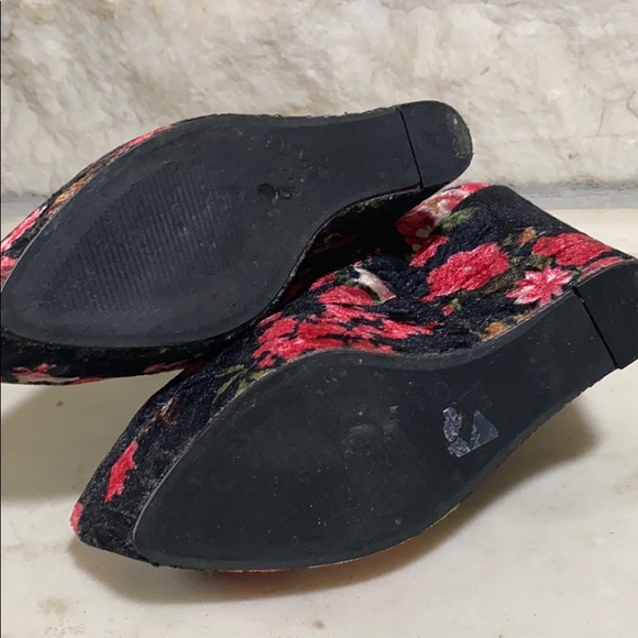 ALDO Platform Wedges AND paired CLUTCH - Picture 7 of 8